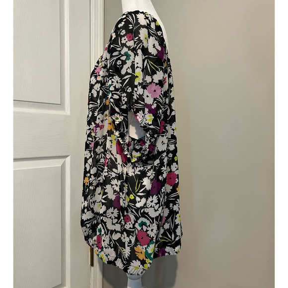 TORRID Women's Sheer Floral V Neck Back Cutout Elastic Sleeve Blouse Plus Size 3 - Picture 4 of 9